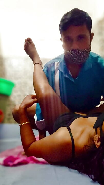 Isteri kawan seks doggy style pagi di bilik mandi