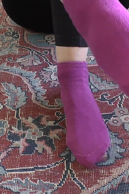 Zuerst werden die Socken vakuumiert, dann geschrubbt und dann mit Sperma bedeckt, POV, WICHsanleitung, lady victoria Valente