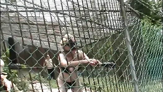 Inglese Slutty Hairy MILF Looking for Big Cocks to Get Fucked in the Park