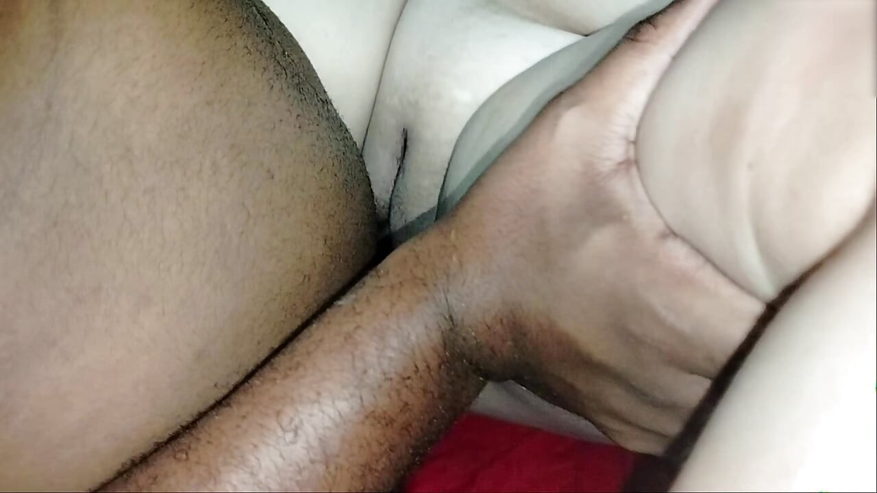 Essa puta branca só quer BBC NO PELO enchendo ela de leite