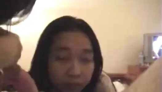 Эксклюзивный вьетнамский секс вчетвером в любительском видео, мульти поз, кровать и пол, хорошенькие студенты получают экшн с пороком, камшот на лицо 3 вместе.