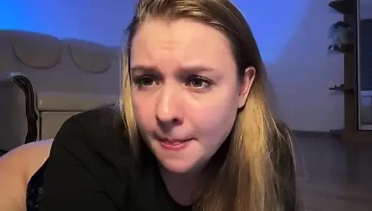 Jucielussie sitzt auf deinem gesicht und masturbiert