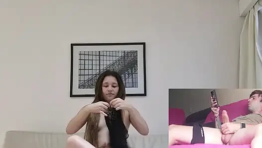 Горячая подруга играет перед камерой