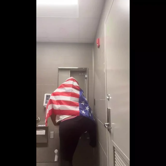 Using A Mini Vibrator To EXPLODE Like The Fireworks On The 4th Of July!