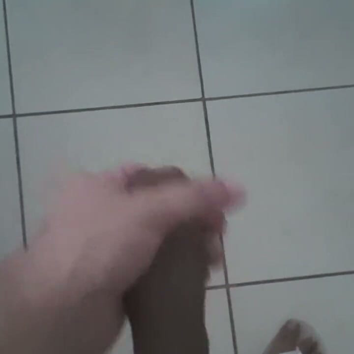Obudziłem się dzisiaj czując napalony i postanowiłem się masturbować !!