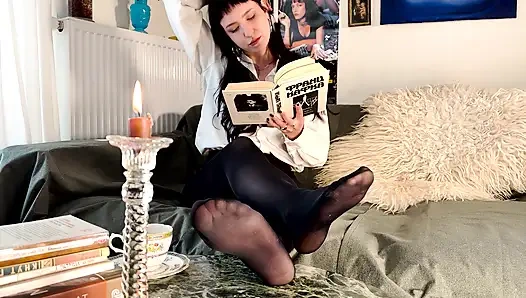 Rus kitabımı okurken nazik ayak ihmali - pazar eğlencesi