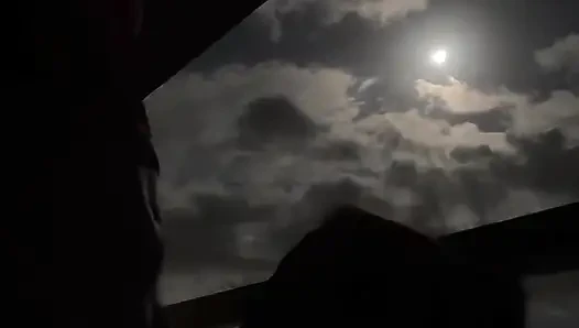 Malam bulan madu pertama kami