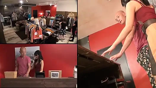 Sessiz moda dükkanında gözleri her buluştuğunda bir şey alevleniyor