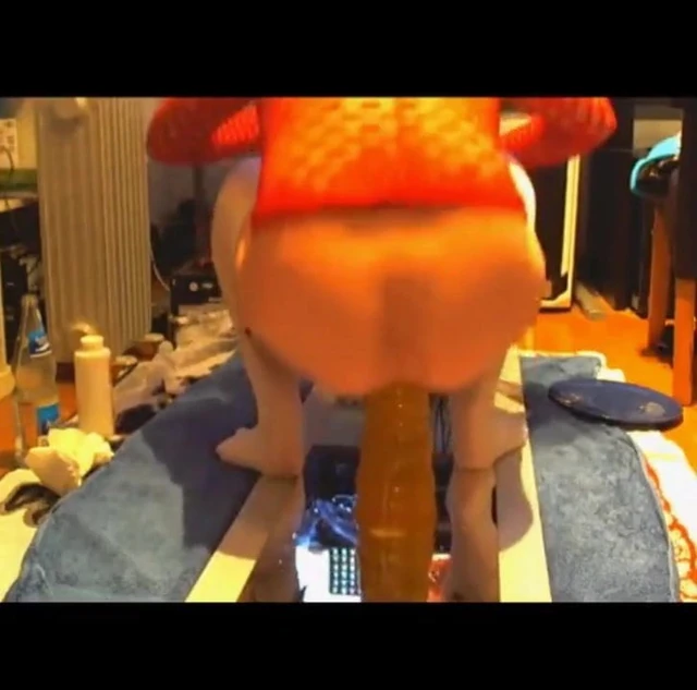 Very Bid Dildo And Plug fucking