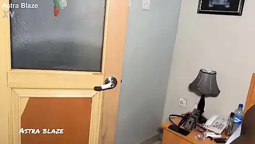 Sugar mama dientot habis-habisan sama dua kontol besar sampai mengerang keenakan