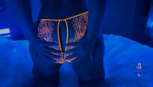 Pantat bahenol cewek ini di-anal habis-habisan sama pacarnya