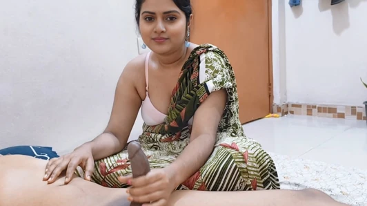 Schöne indische tante kam zu unserem haus und fickte mich kaum Part_o1
