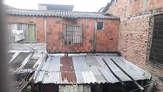 Yuli herkesin içinde sikişiyor, günün 24 saati sikişmeyi seviyorum