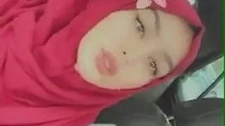 Хорошенькая в хиджабе