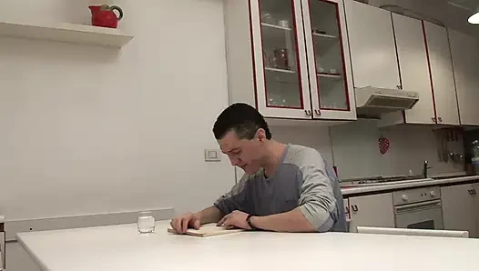 Мачеха жаждет мой член!