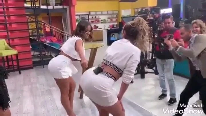 Andrea Escalona meneando el culo