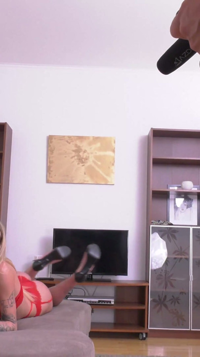 Elena Lux - BEHIND THE SCENES - INTERVIEW UND ALLE CASTING VIDEOS AUF FUNDORADO | Clip 1
