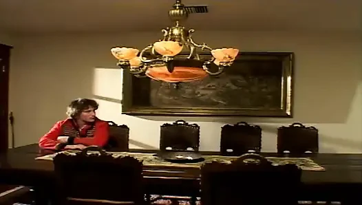 Brünette MILFs wilder fetisch tobt mit kostümiertem brocken