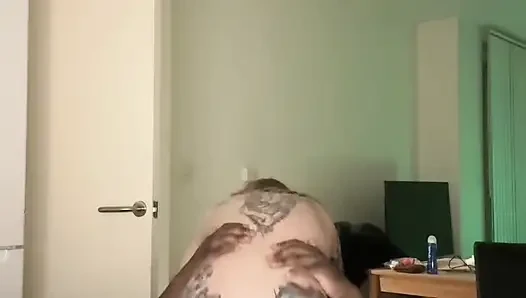 Canavar büyük zenci yarağı ile gece geç saatlerde sikiş