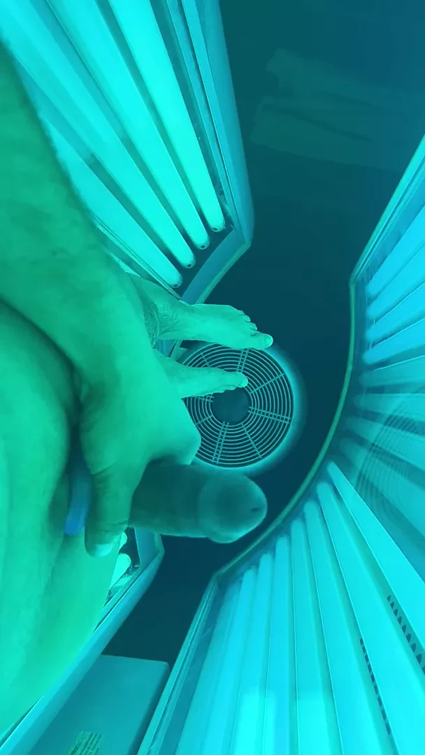 Fun in tanning bed