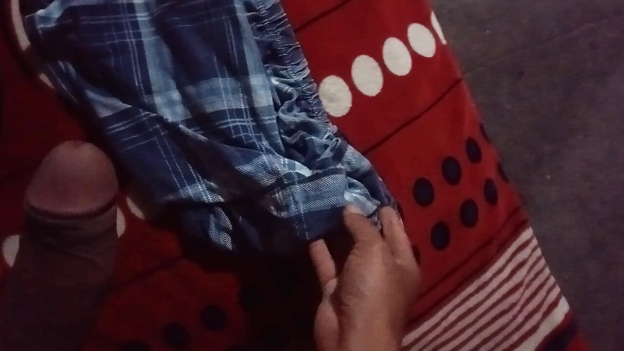 Stallion jerks off on his boxer