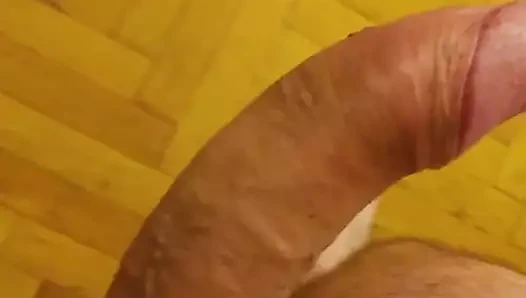 Greek porn video – malakia sto spiti kai xysimo (wanking at home and cum)