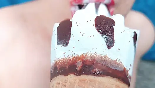 Sabrinahole, eis, aprikosen, schlagsahne und ein guter fick mit riesigem squirt