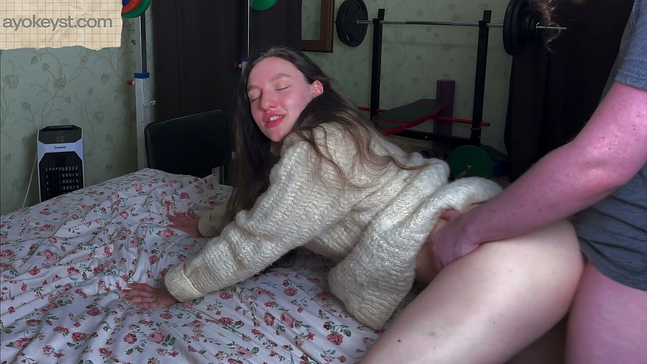 Lazy Homemade Sex In A Sweater
