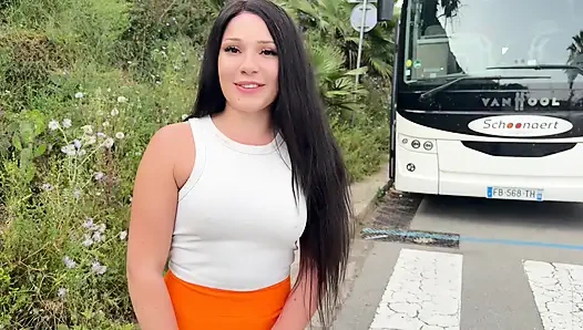 Saya Bertemu Seorang Dewi Di Jalan Dan Saya Menidurinya Di Luar Ruangan - Lola Bratz