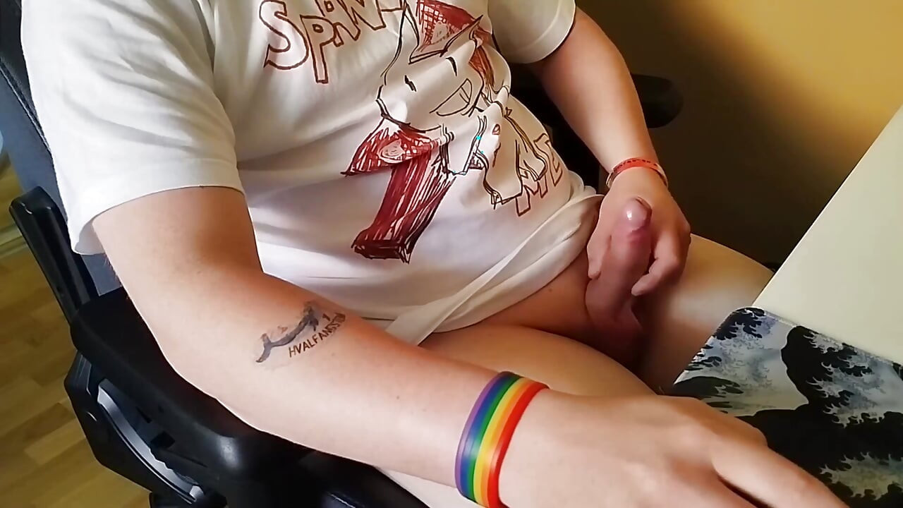 Working My Grower While Browsing Porn, Shooting Twice on My Soft Tummy