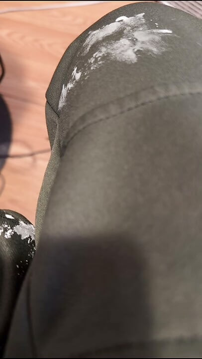 NUTTTT บนกางเกงของฉัน (มือสมัครน้อยมากสําหรับผู้หญิง)