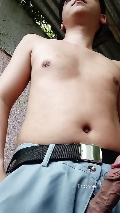 Handsome Pinoy Masturbates at Cemetery - Pinoy Jakol sa Sementeryo