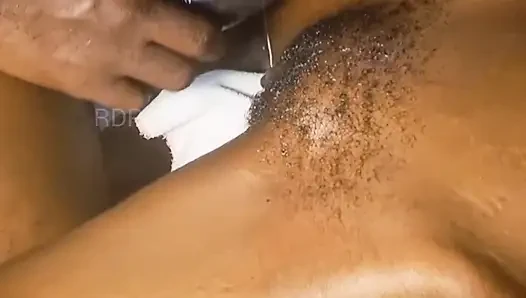 Ayah tiriku minta aku untuk ngentot memek beceknya tanpa henti sampai dia minta aku berhenti