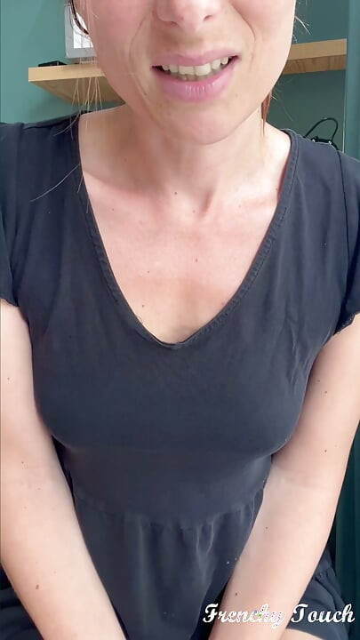 A small appointment with your sex therapist that ends up in her mouth...