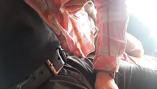 Istri nyepong kontol orang asing