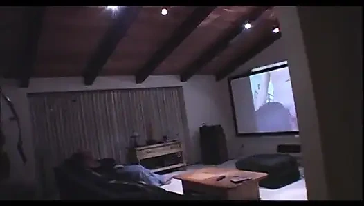 Cewek Asia dientot kontol monster sampai ke dalam pantatnya setelah nyepong kontol