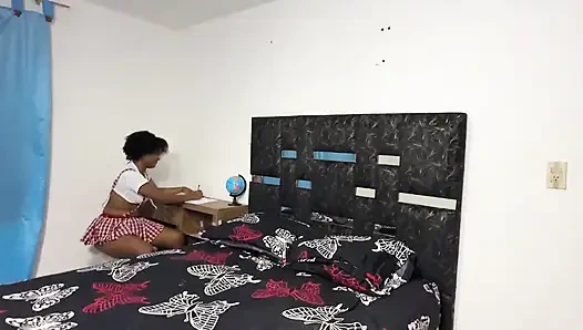 Скачу на вкусном члене моего сводного брата, чтобы помочь мне сделать домашнее задание...