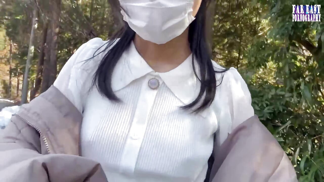 裸露的漫步, 拥挤的眼睛在她活泼的阶段点燃了一个热辣紧致的高峰.