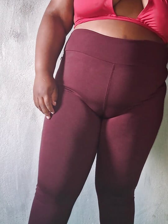 Hot mom of my friend wearing leggings to go to the gym