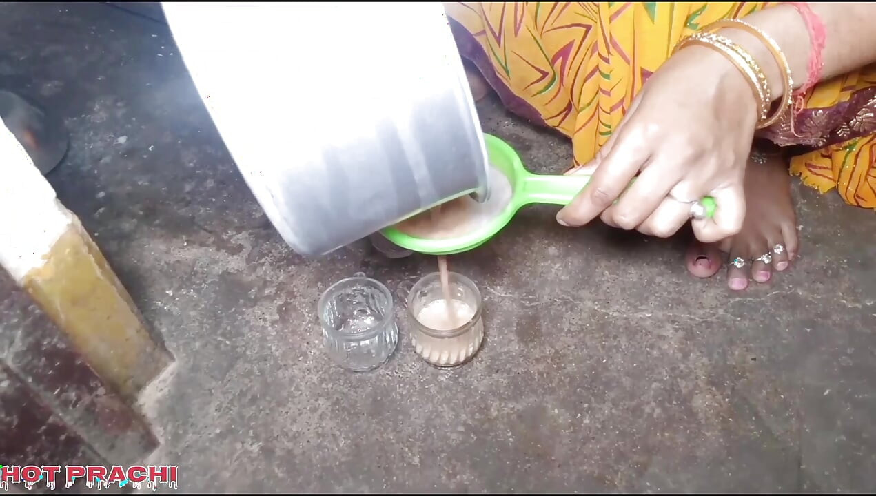 Prachi Apne dudh ka chai banake sasur ji ko piladiya
