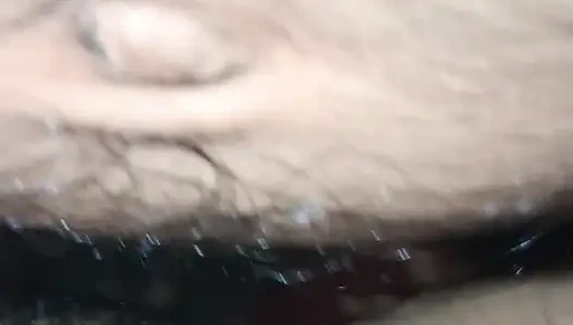 Cleandesibhabhi büyük zenci yarağı aldığı için amını yağlıyor