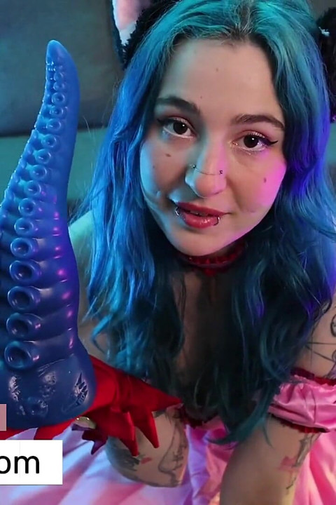 Khala - instrucțiuni de masturbare cu Prințesa Pisică și vibratorul ei