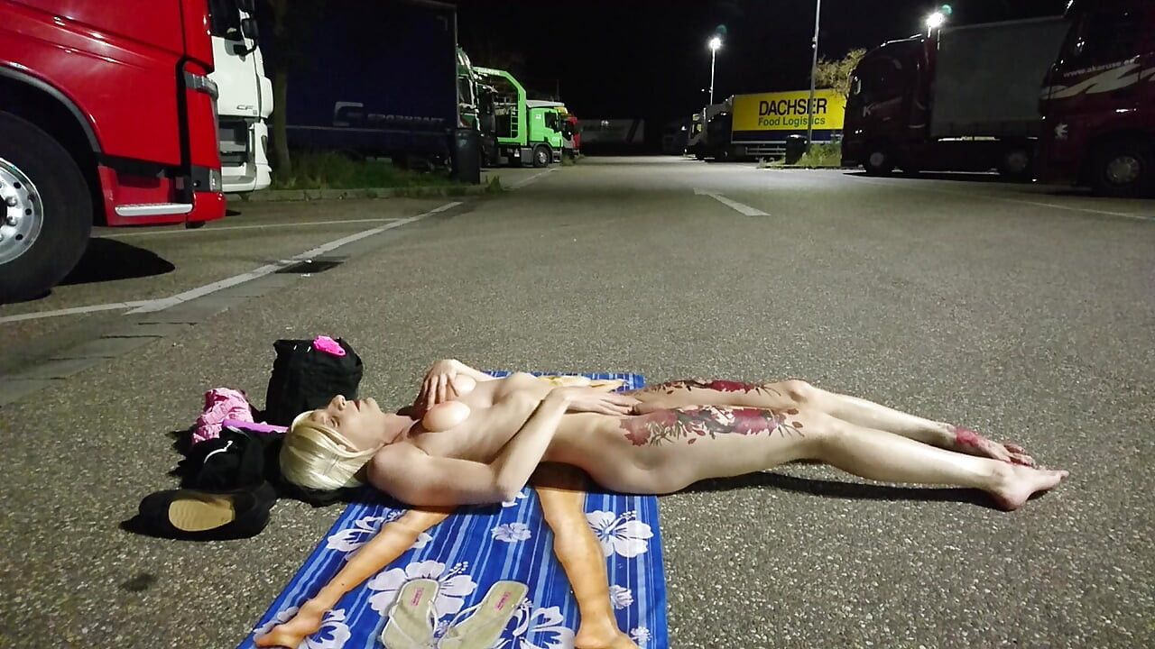 Naked by the truckers