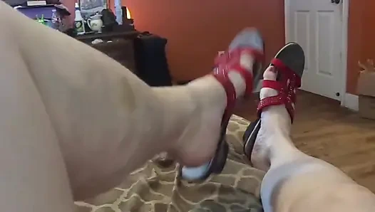 Hemşire Vicki kırmızı ayak tırnaklı ayak fetişi bakış açısı