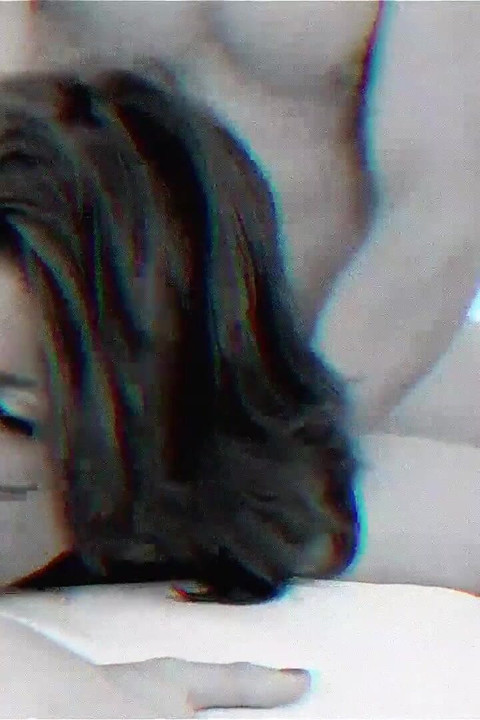 Safada ruiva milf mal pode esperar para esfregar seus peitos gordos na cara do marido e apertar seu pau