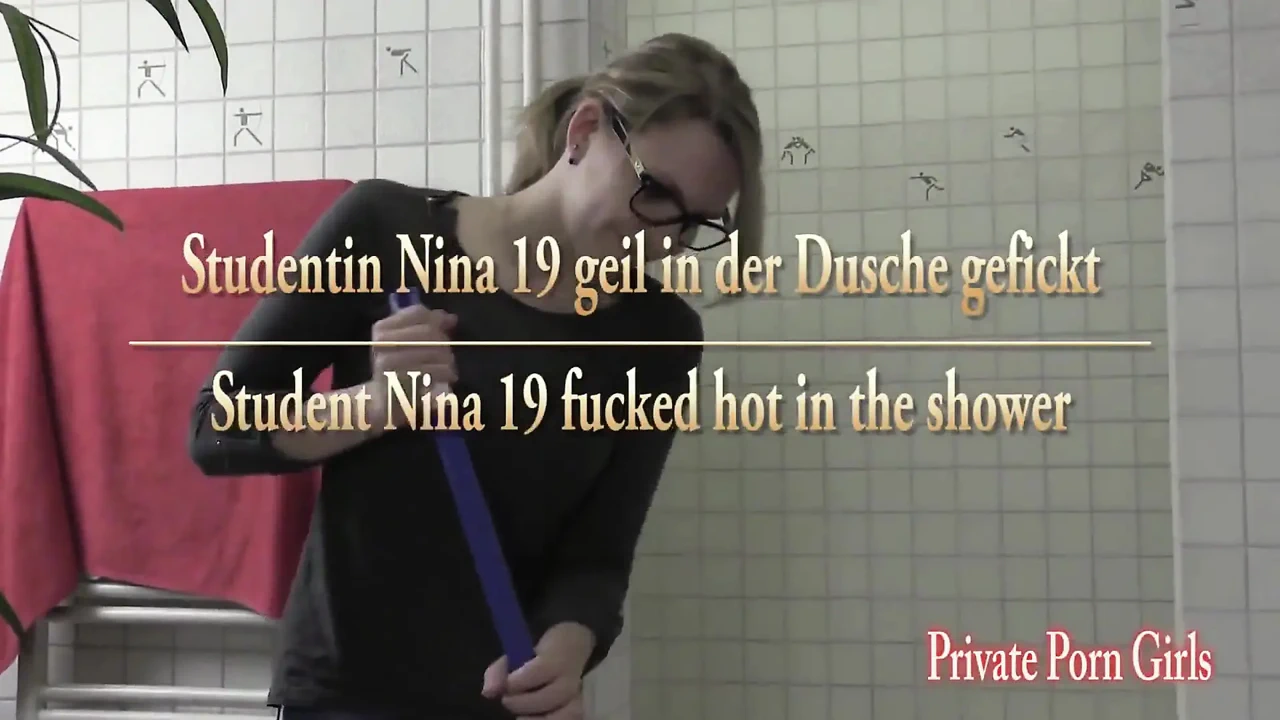Sinh viên Nina 19 đụ nóng bỏng trong phòng tắm