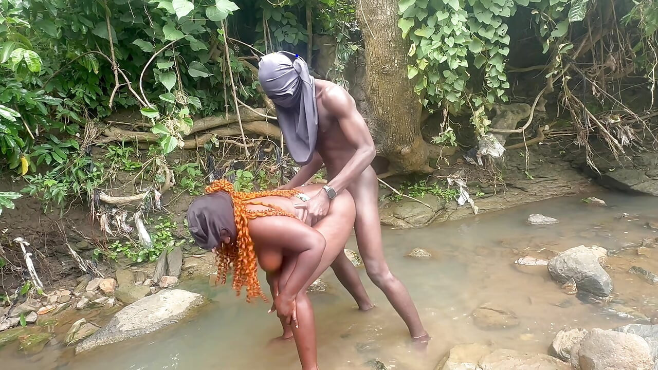 Sexy Ebony fuck with a black Queen by the local river