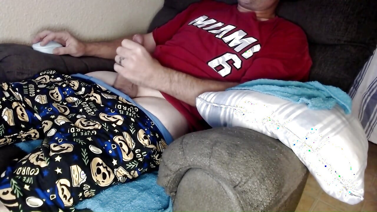 DubeSnackes、楽しくてオナニーの時間を過ごしましょう。