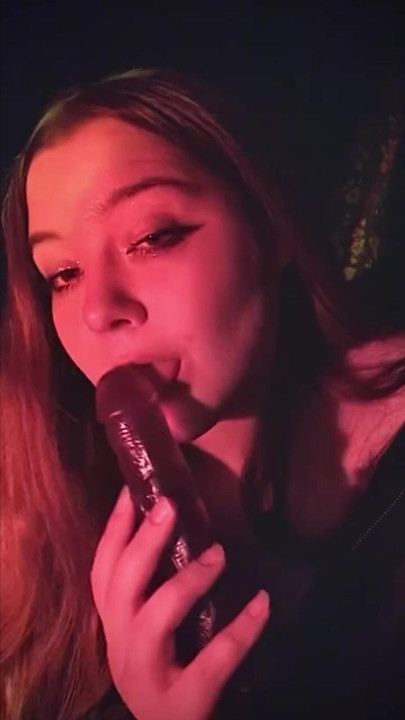 A student instead of studying fucks and sucks a dick with a huge