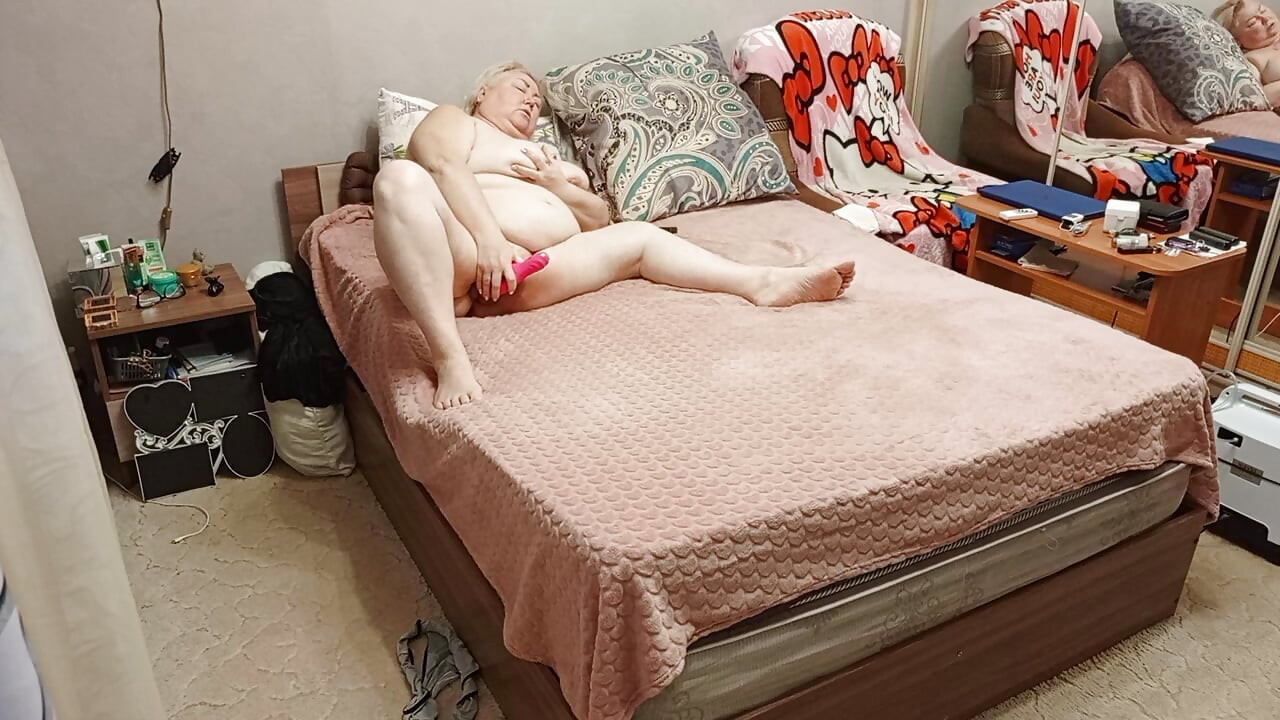 A neighbor with a big round ass and a hairy cunt gets an orgasm from masturbation